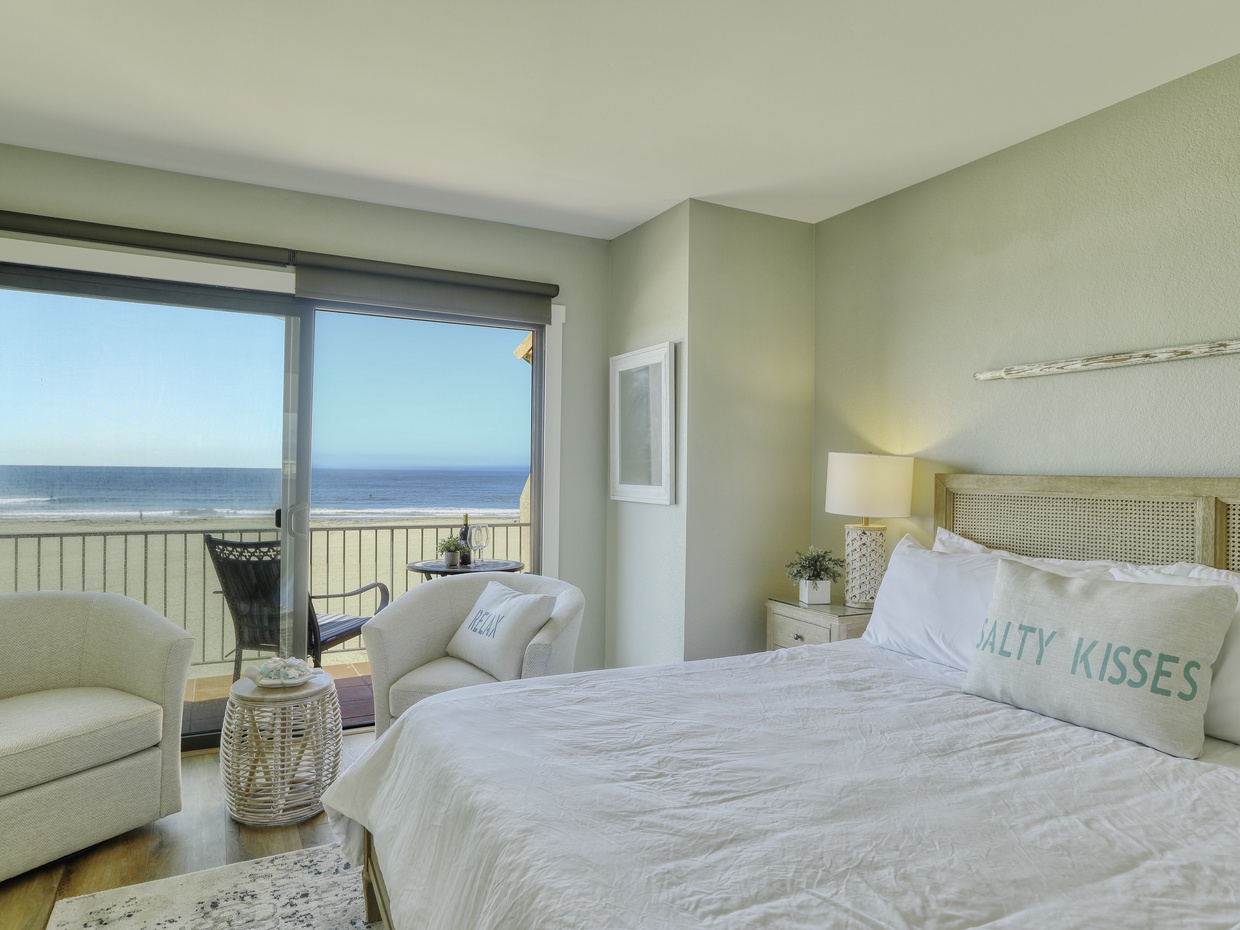 Greet the day with salty ocean kisses. The master ensuite boasts breathtaking views of the ocean, creating a captivating start to your mornings.