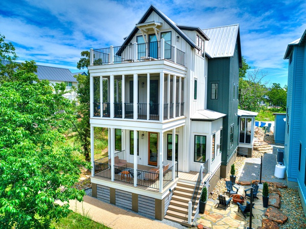 The Treehouse at Carlton Landing