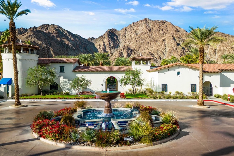 LV034 Cozy upstairs studio in Legacy Villas, prime location