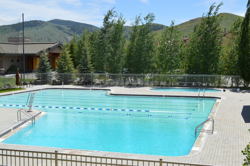 Elkhorn Resort Pool