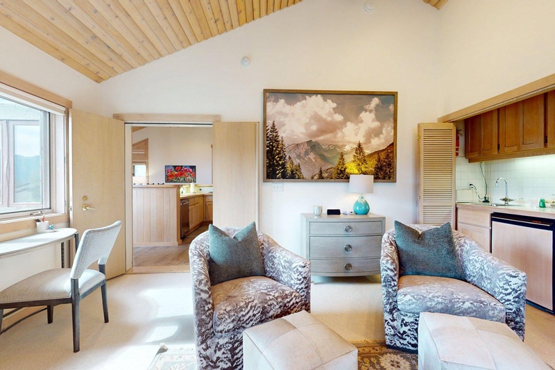 Studio Living Room