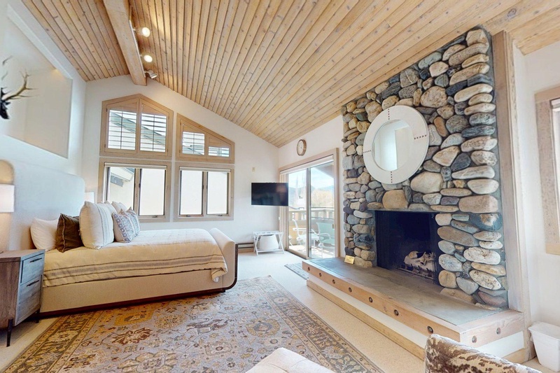Studio bedroom