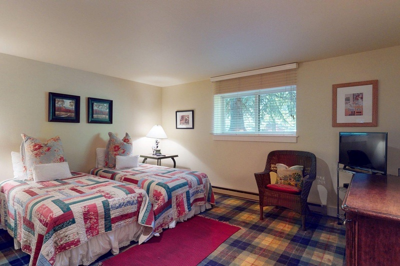 Two Twins Bedroom
