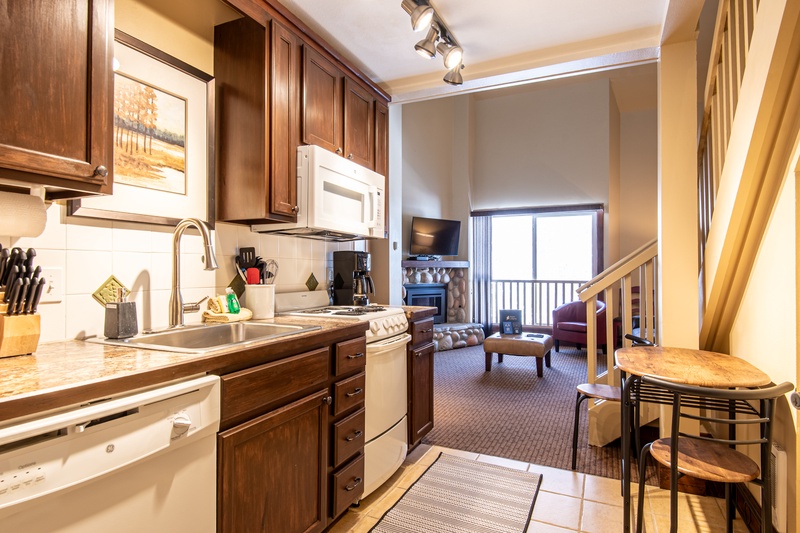 Kitchen/Entry