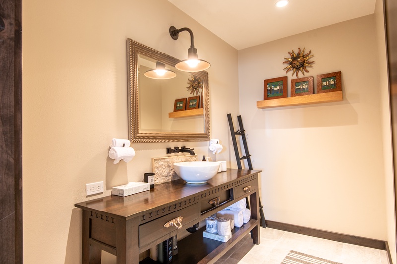 2nd Bathroom