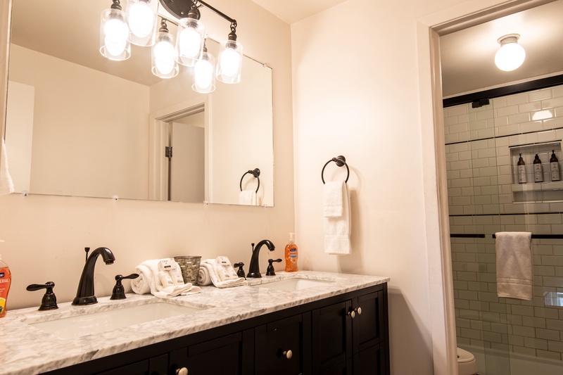 2nd  Bathroom