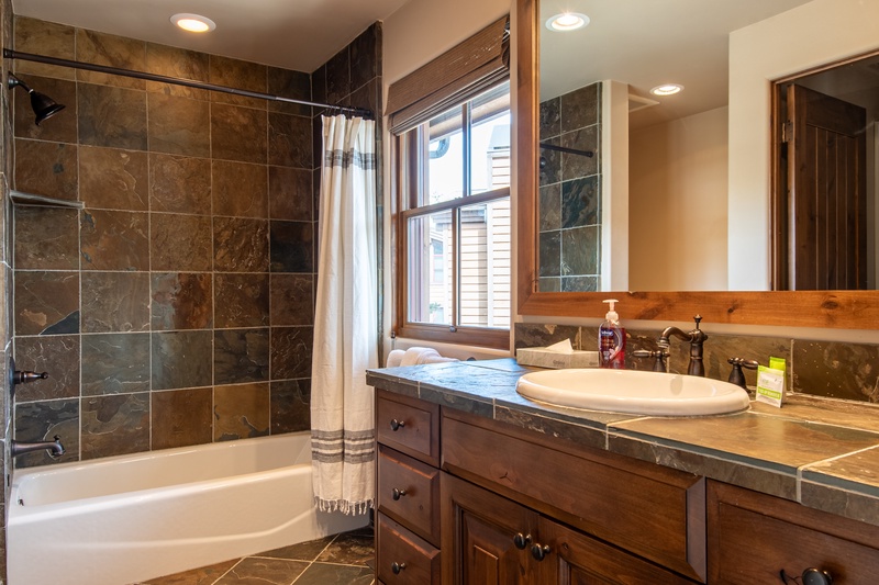 2nd Bathroom