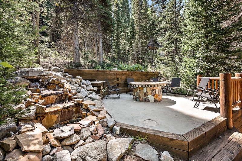 Patio with Seating (firepit not availble for guest use)
