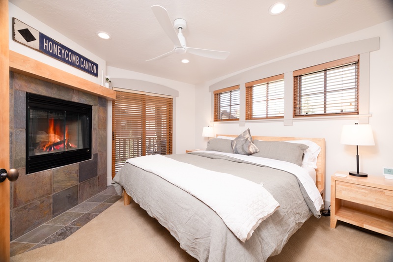 Honeycomb Retreat has a King bed