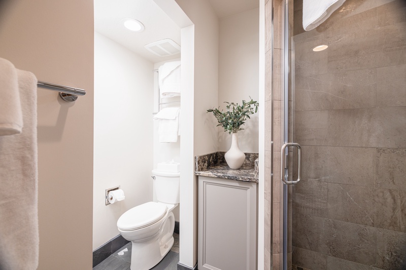 Ensuite Bathroom in Wildflower