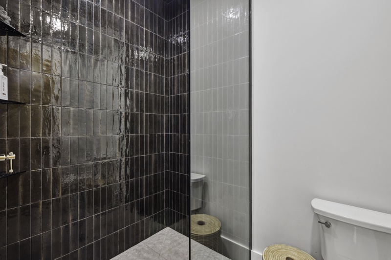 Ensuite Bathroom with Shower