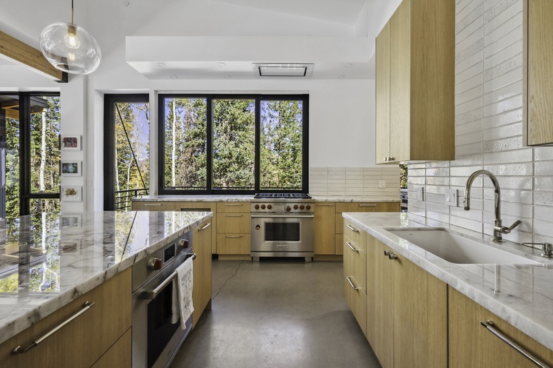 Well-equipped kitchen