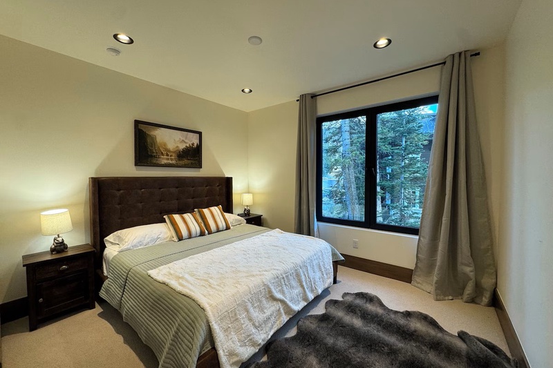 Guest Room with King Bed