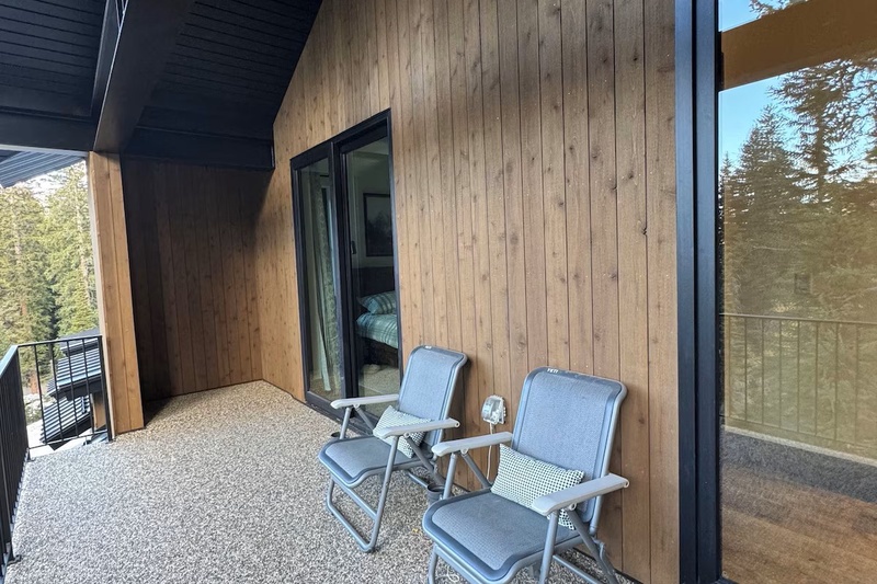 Deck outside Primary Bedroom