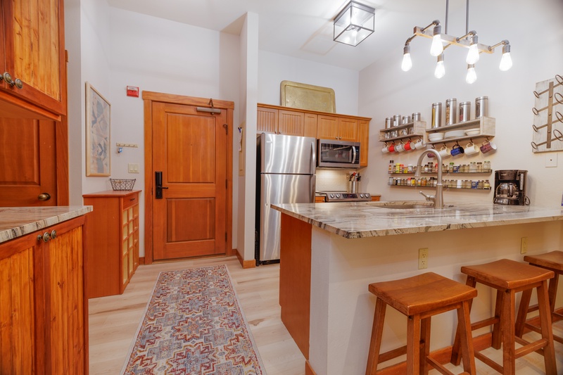 Quaint kitchen with all of the essentials 