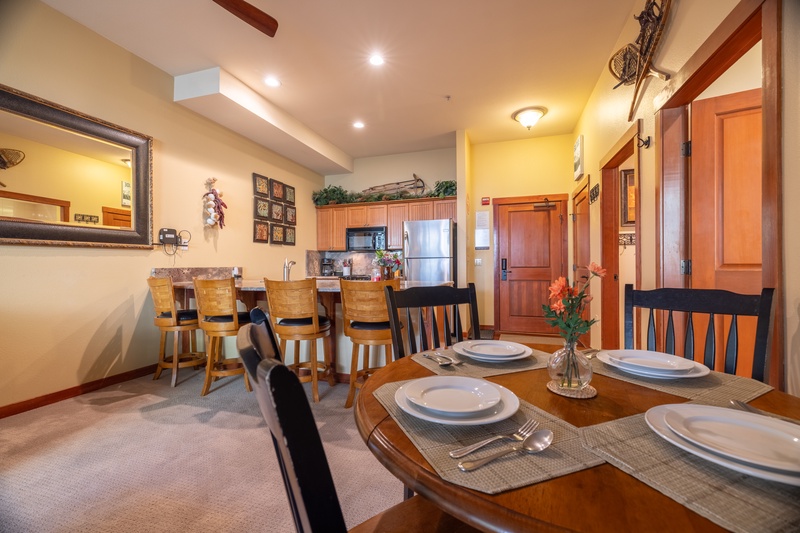 Dining table seats 4