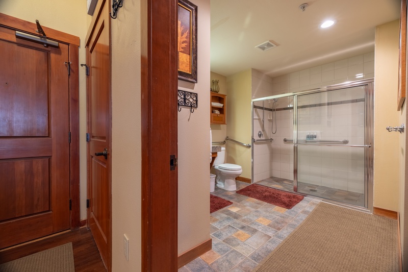 Ample space in the bathroom