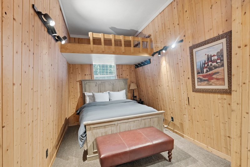 Guest bedroom with queen bed.