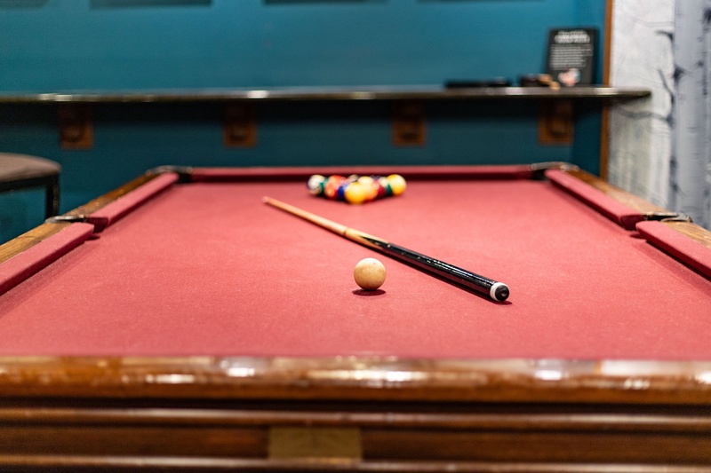 Club Solitude Pool Table