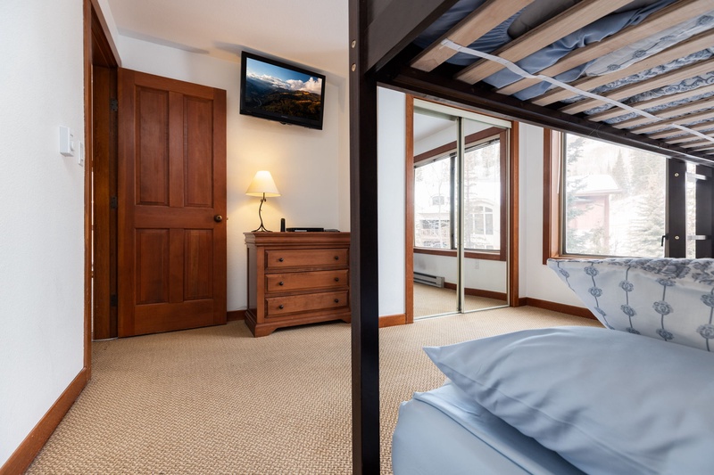 Bunk bedroom