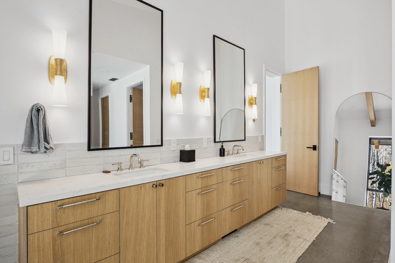 Double Vanity in Primary Bathroom