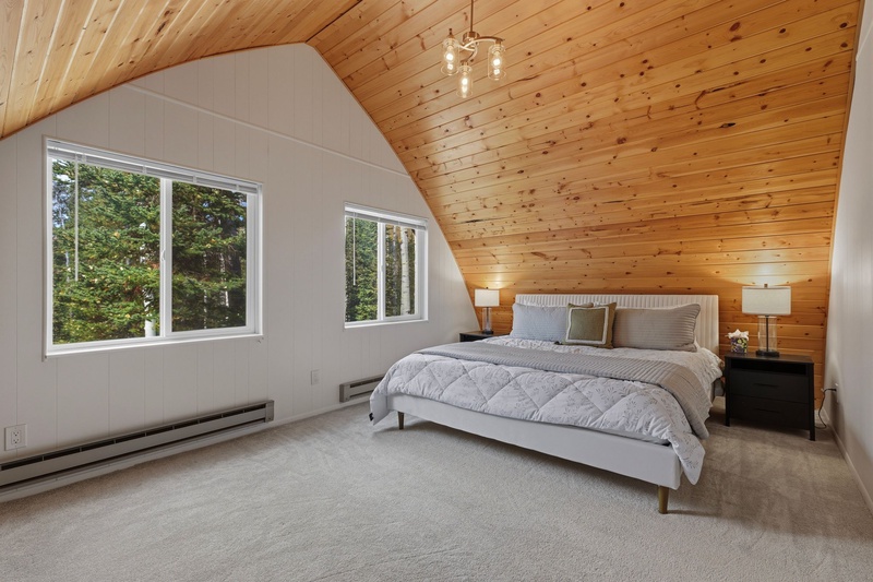 Upstairs Primary Bedroom