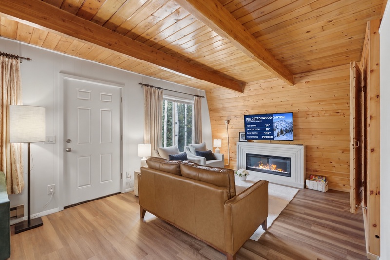 Living Room with Fireplace