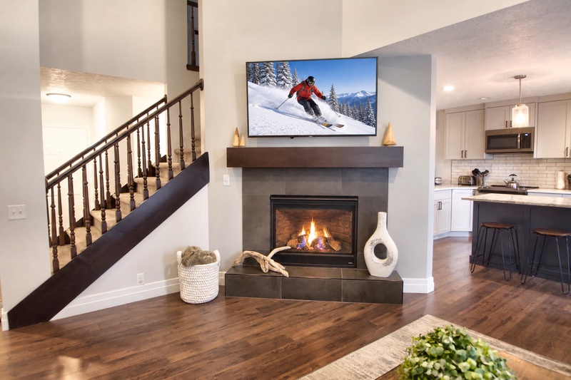 Living Room with Gas Fireplace