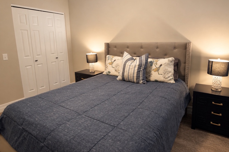 Upstairs Bedroom with Queen Bed