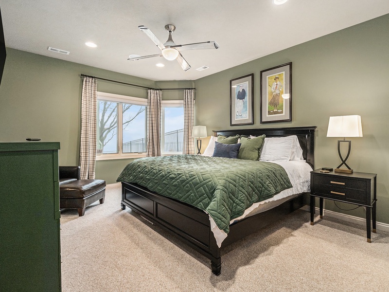 Curated visual reference: Curated Luxury Apartment Complexes With Scenic Views In Omaha Gallery View 37