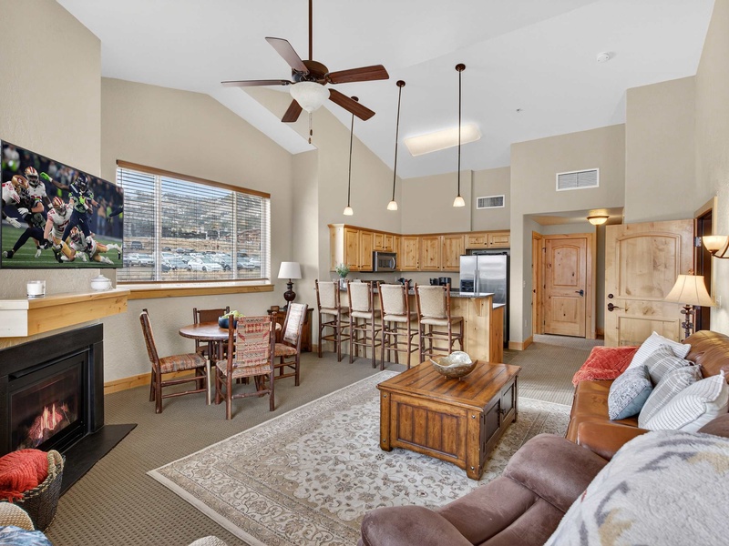 2BR at Silverado • Pool, Hot Tub, Walk to Ski
