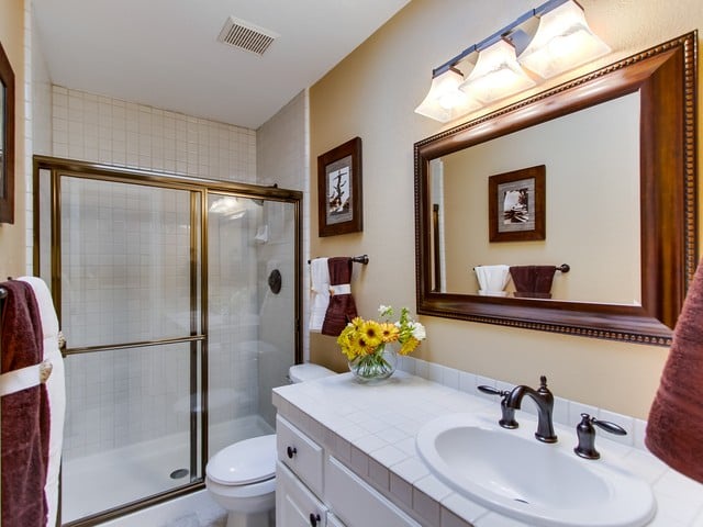 Guest bedroom bathroom with shower/tub combo.