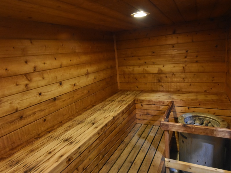 Dry sauna open year round