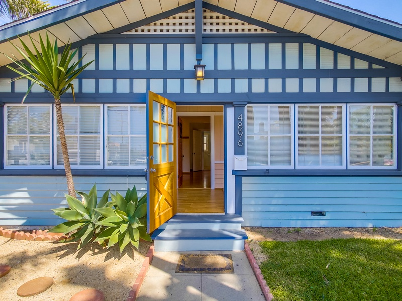 Front entrance to OB Beach House.