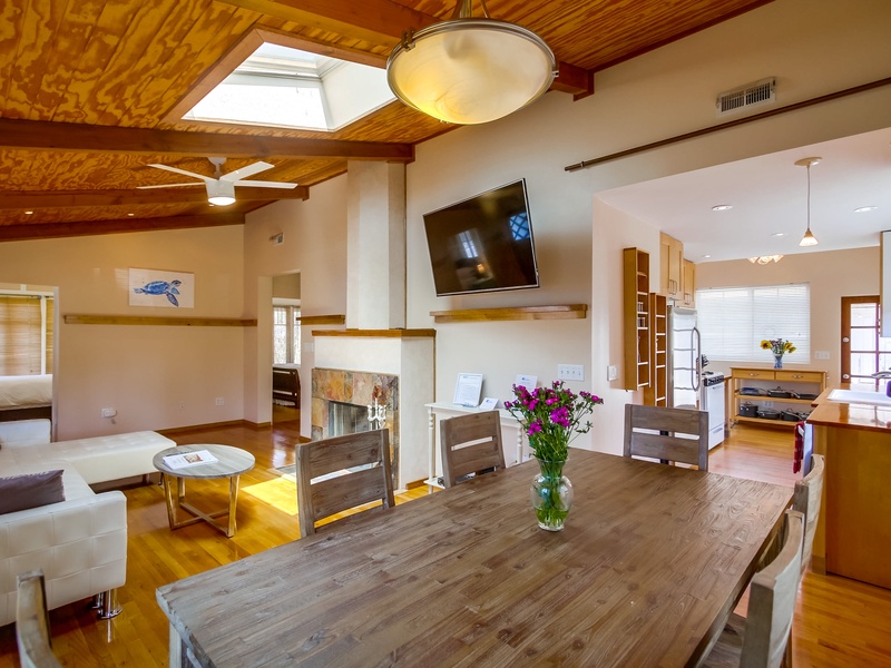 Dining room opens into kitchen.