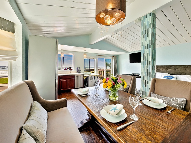 Dining area seats 4 comfortably