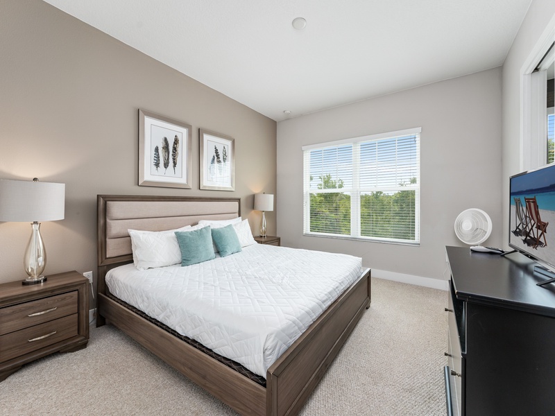 Rest in our high-quality beds after a long day at the parks. Each bedroom features its own TV and private ensuite bathroom.