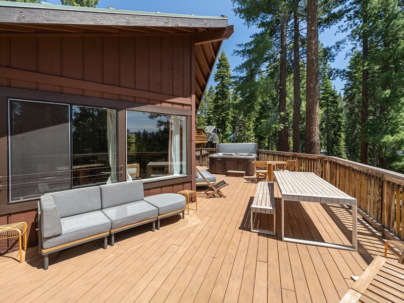 Lounge under the sun or stars on this comfortable couch