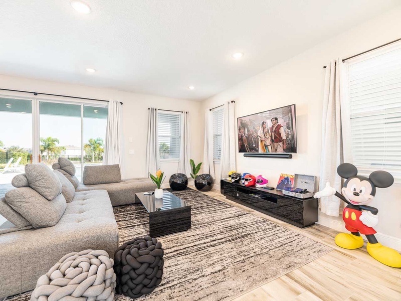 [amenities:living-area:3] Living Area