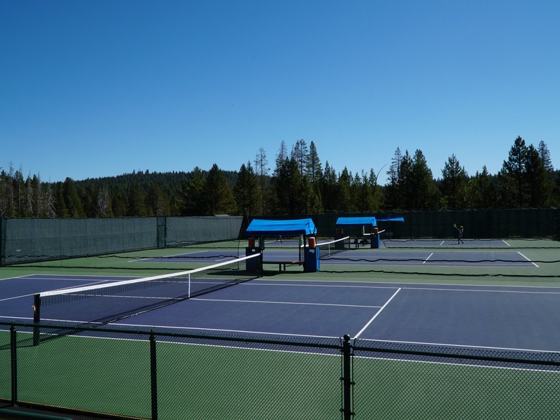Tennis Courts at Northwoods Clubhouse