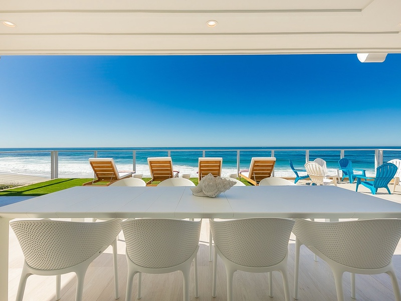 Lower Level Beach Deck Outdoor Dinning Table