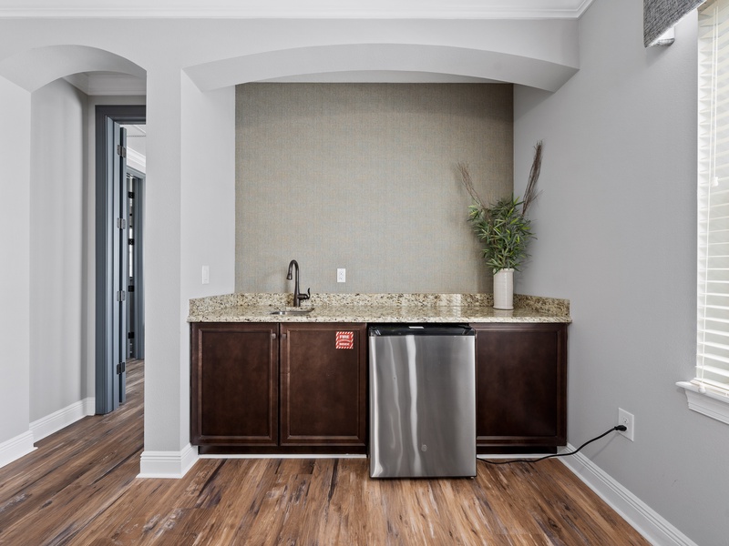 Keep refreshments close at hand for leisurely afternoons or entertaining guests.