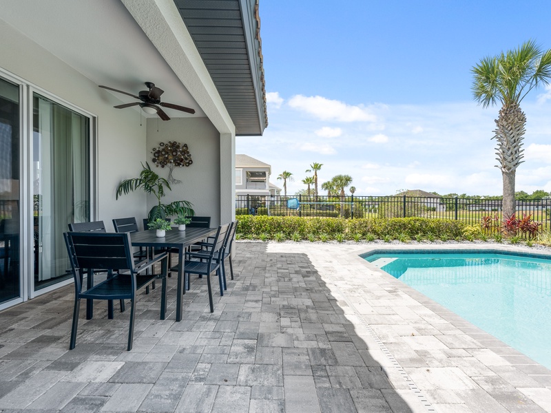 Enjoy a family BBQ day in the outdoor dining space.