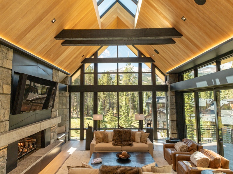 NEW Snowy Owl Lux Retreat by the Gondola