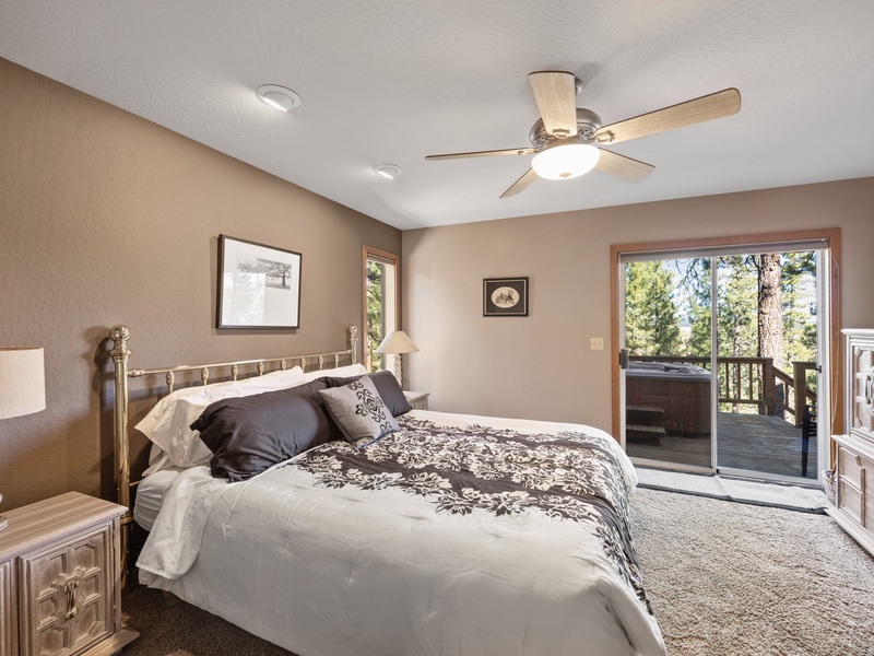 Primary bedroom w/ king size bed