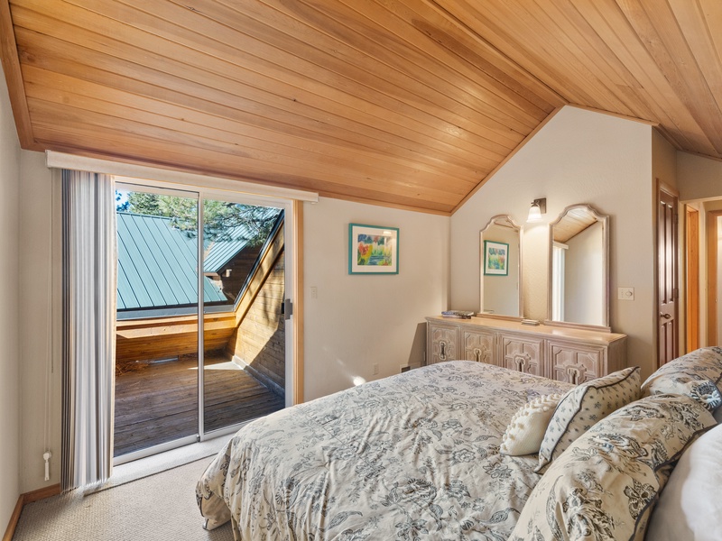 Different angle of secong king room