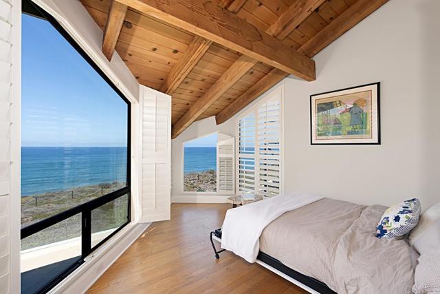 queen size Murphy bed in front room