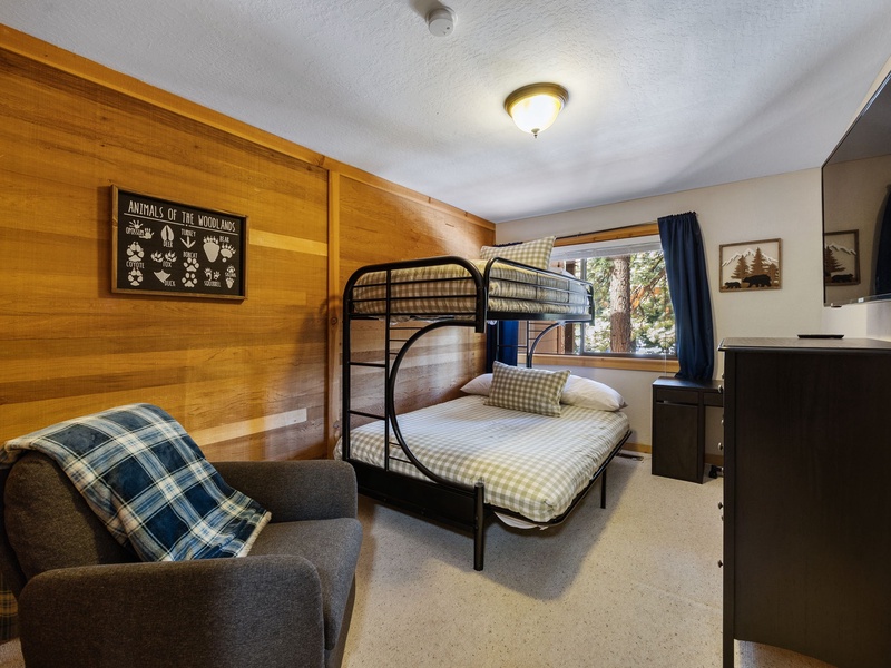 Third room Queen/Twin bunk w/ desk and TV
