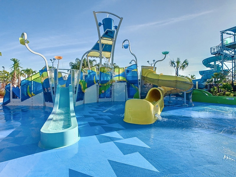 Let your children enjoy at the splash pad