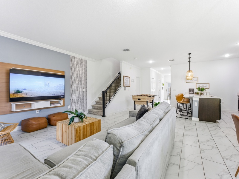 Open-concept spaces, ideal for spending time with family and friends.